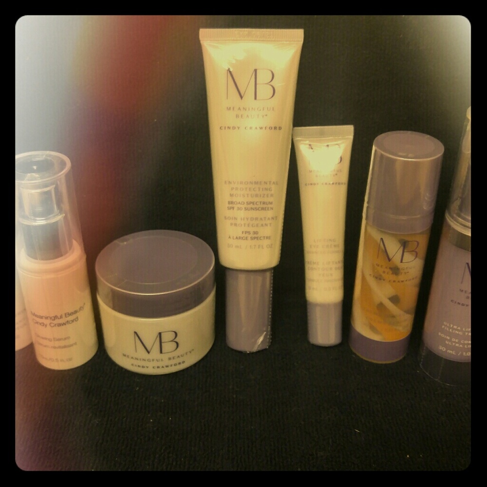 Meaningful Beauty Products - 7 Piece Gift Set